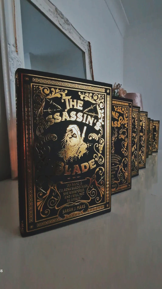 Throne of Glass Dust Jacket Set - Vintagely Classic - Gold Foiled - Officially Licensed
