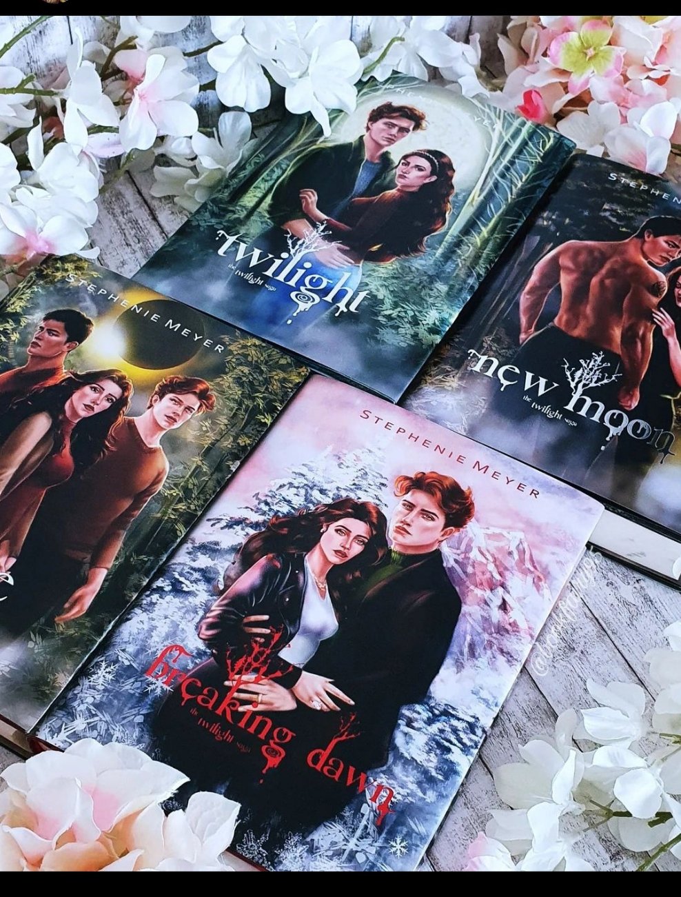 Twilight Saga - 5 Dust Jackets - Foiled - Inspired By