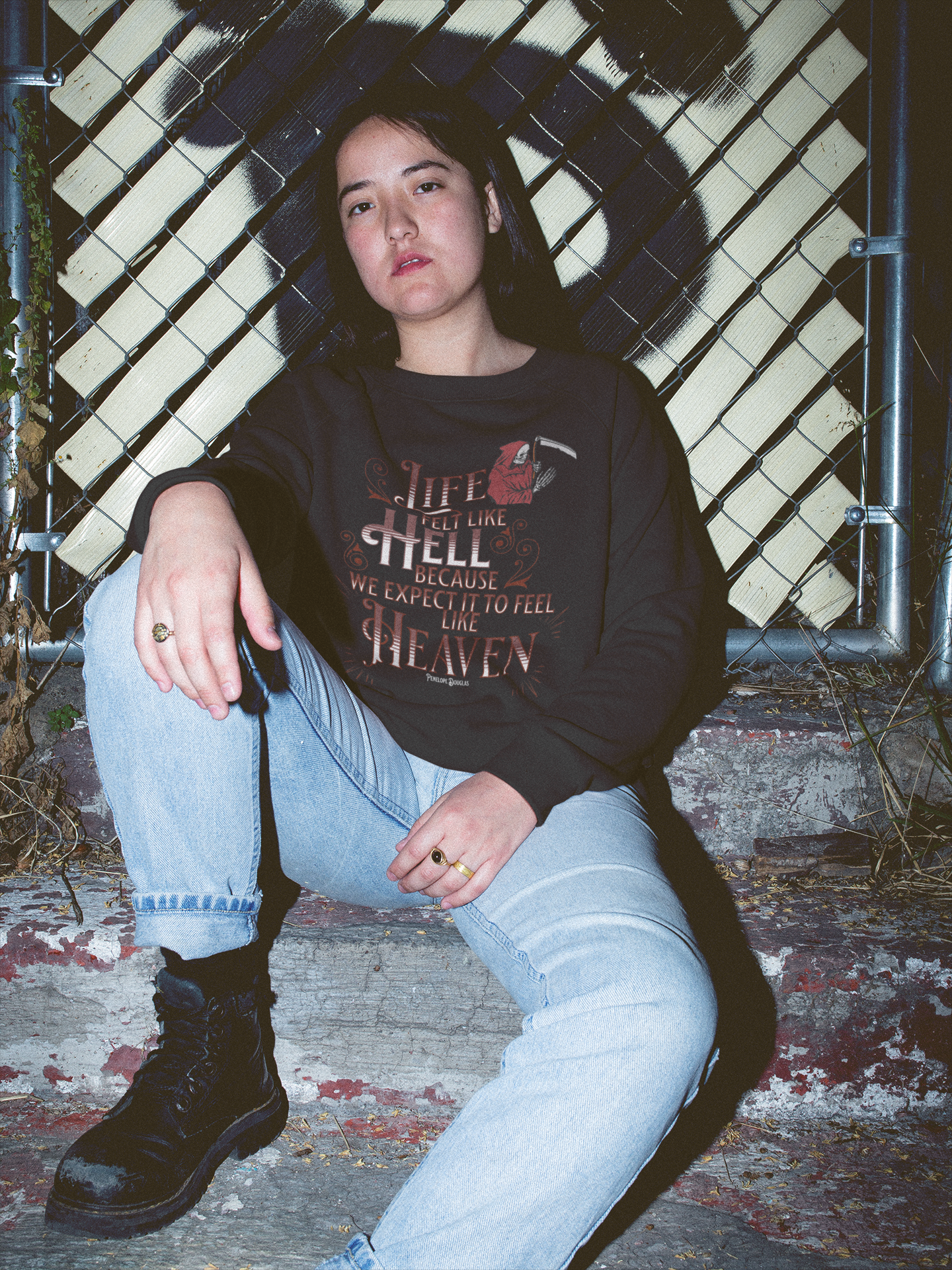 Life felt like hell- Sweatshirt- Devils Night Series - Penelope Douglas