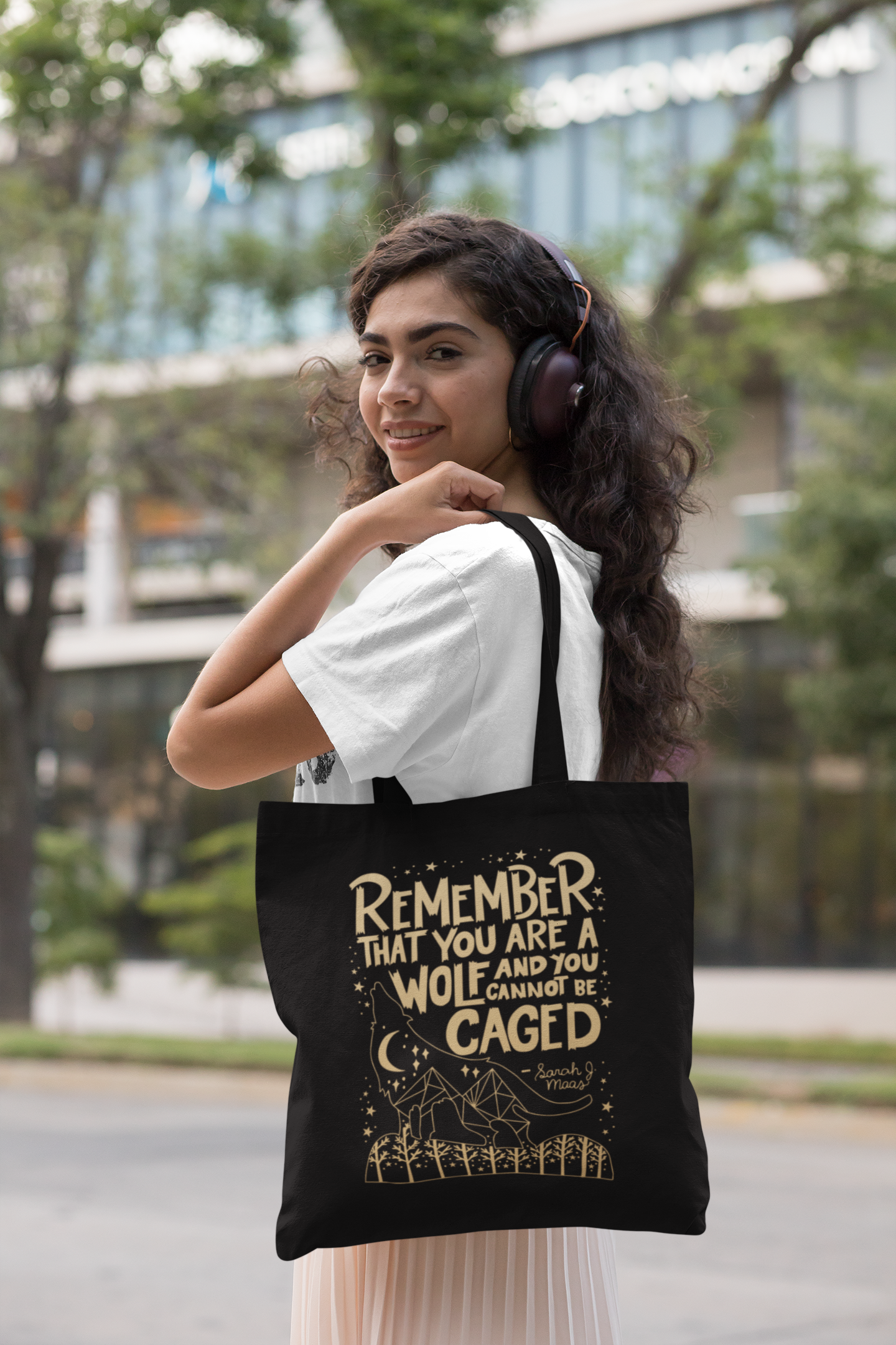 'Remember that you are a wolf, and you cannot be caged'' - Tote - A Court of Mist and Fury Officially Licensed - Sarah J Maas